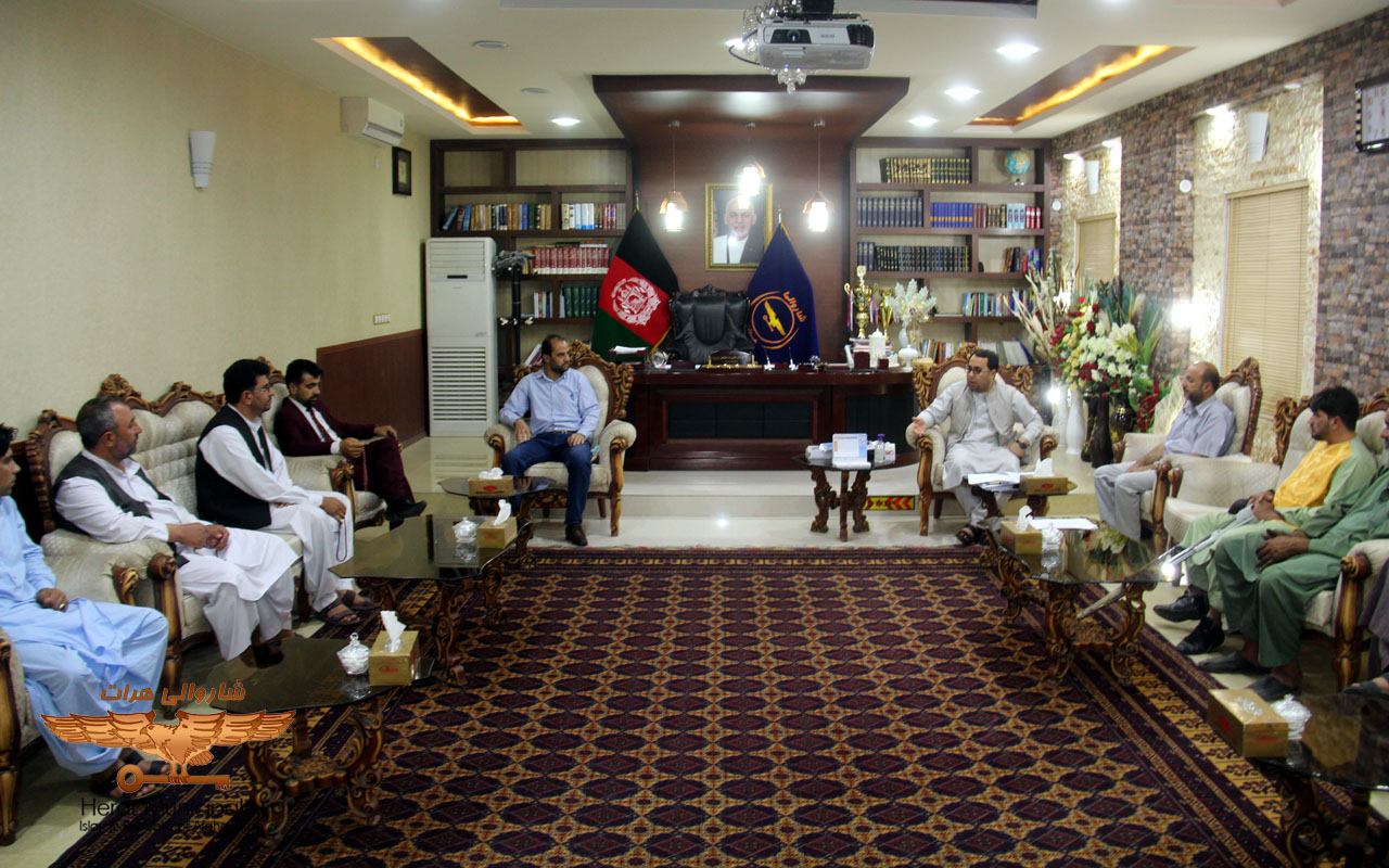 The shopkeepers on the north side of the Grand Mosque called for the cooperation of the Herat Municipality
