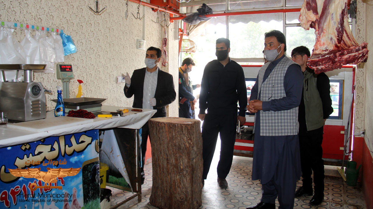 Blocking numbers of shops, butchers and bakeries in different parts of the city due to hoarding and non-compliance