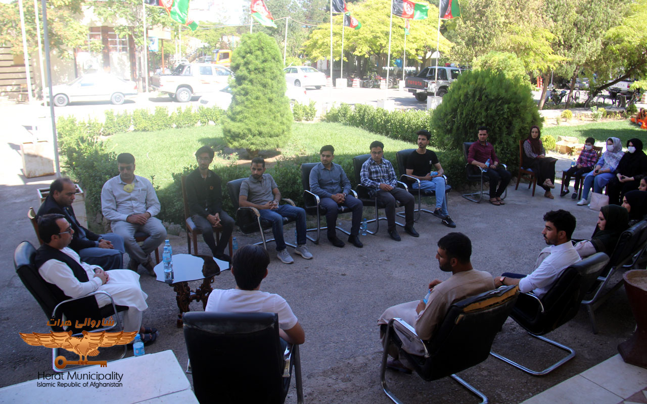 Distribution of Eid donations to the Afghan Youth Network (Mediotic) to 40 municipal cleaning staff
